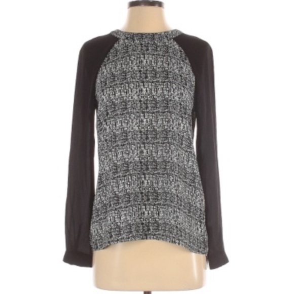 VIOLET&CLAIRE Crew Neck Blouse - Picture 1 of 8